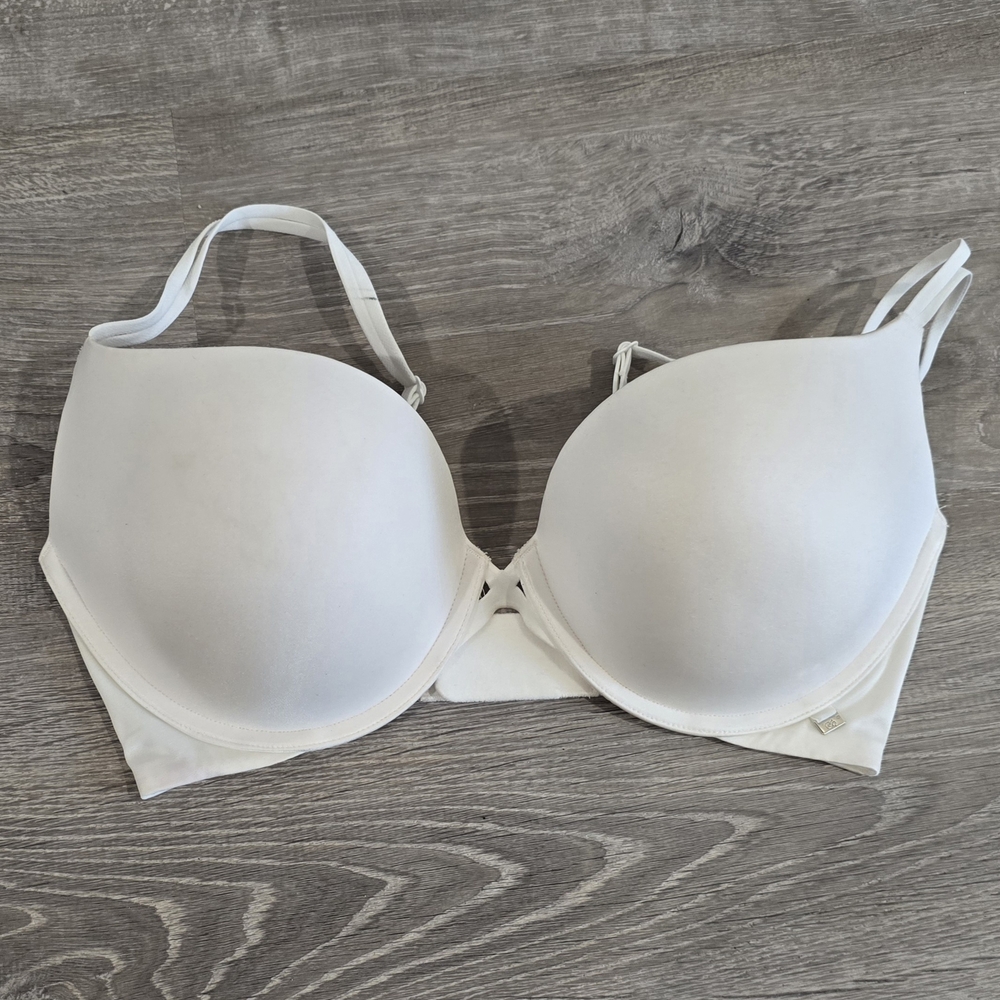 Victoria's Secret White Plunge Bra with Underwire Support